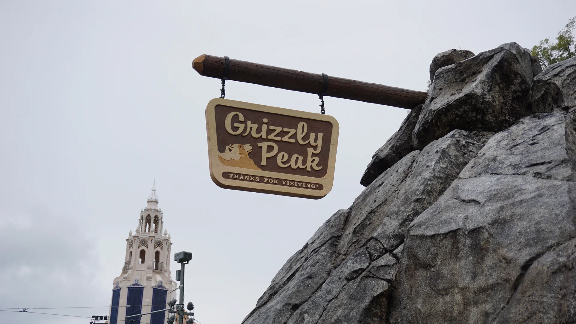 Disneyland Signs & Lanterns